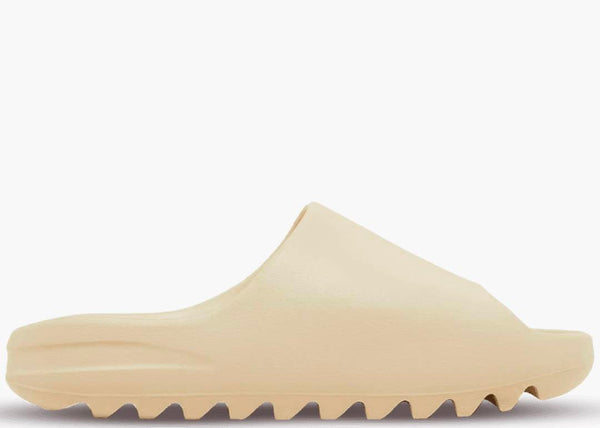 Yeezy Slide Bone – Accessorio premium elegante