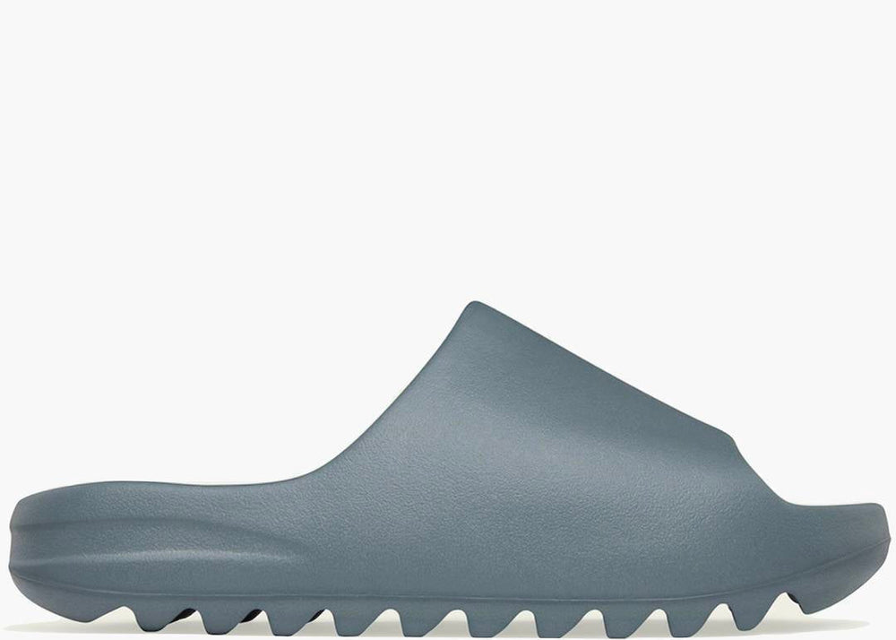 Yeezy Slide Slate Marina – Accessorio premium elegante